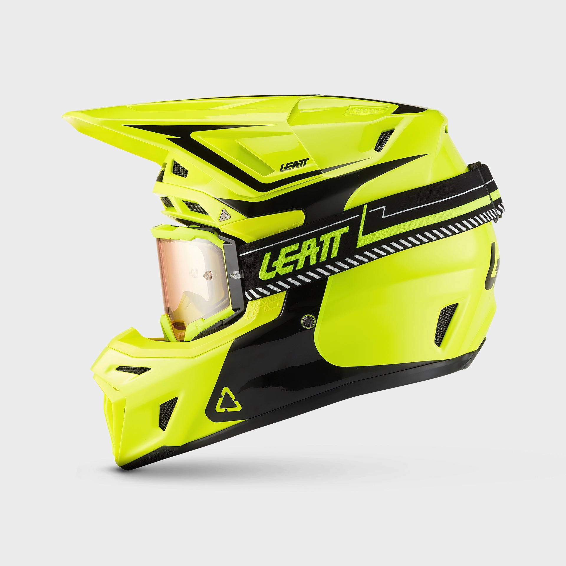 Moto 8.5 Helmet Kit
