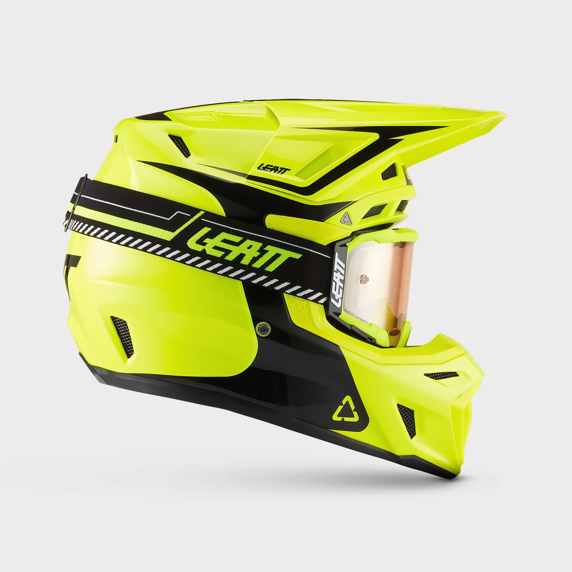Moto 8.5 Helmet Kit