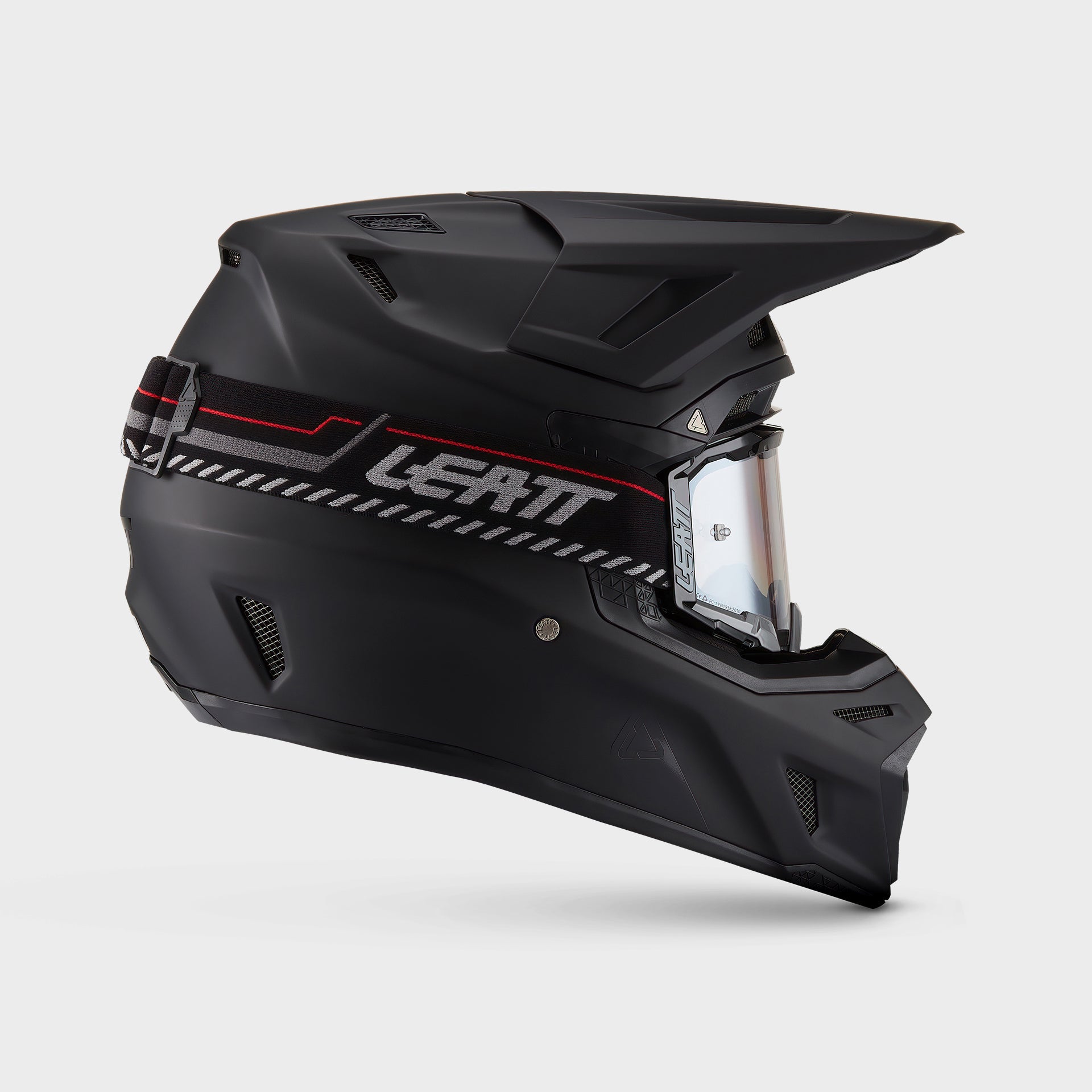 Moto 8.5 Helmet Kit