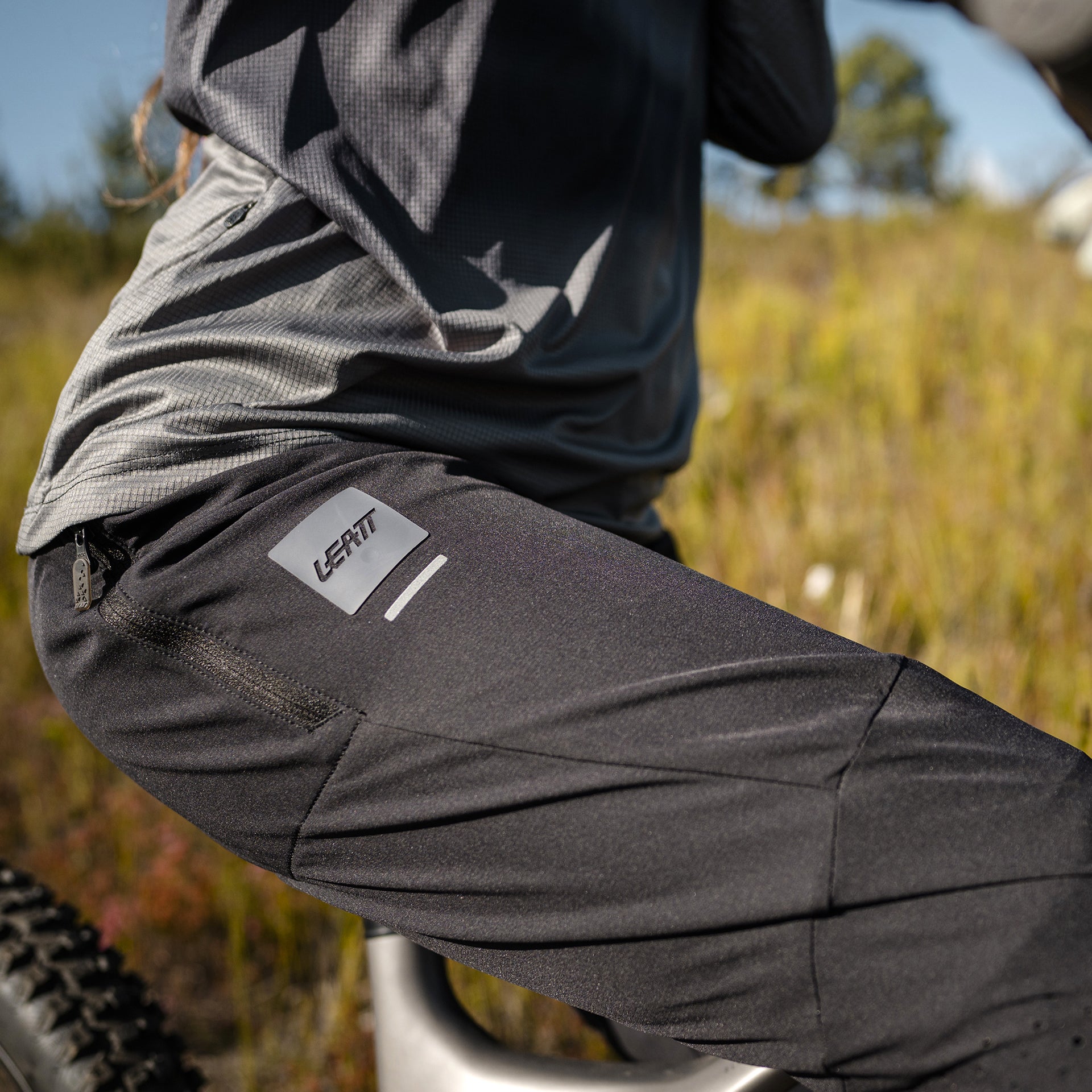 Pantaloncini MTB Leatt Trail 3.0 - Fondello Doppia Densità Made In Italy, Lunghezza Al Ginocchio, Taschene Laterali
