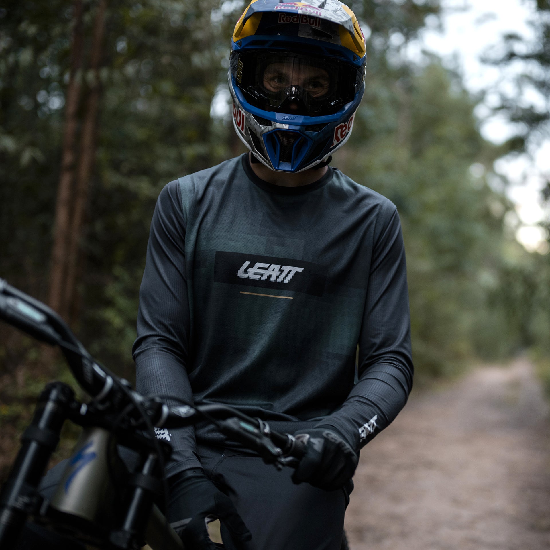 mountainbike kit Leatt Ride Kit MTB Gravity 1.0 Bicycle Pants, Szymon Godziek / 38